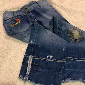 Embroidered crop jeans